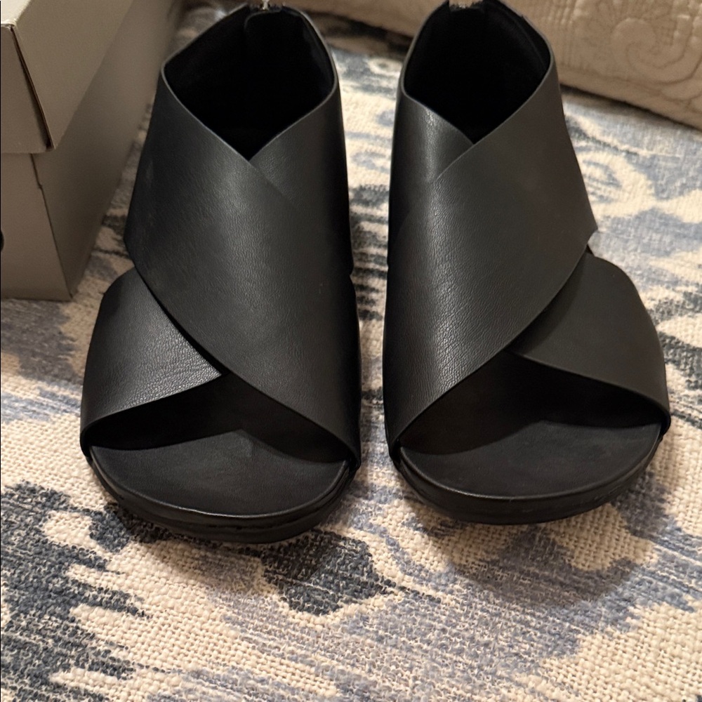 Kenneth Cole Black Women's Sandals